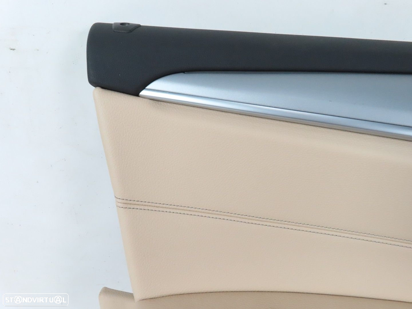 Forra da Porta em Pele Esquerdo/Frente Seminovo/ Original BMW 5 (G30, F90)/BMW 5... - 2