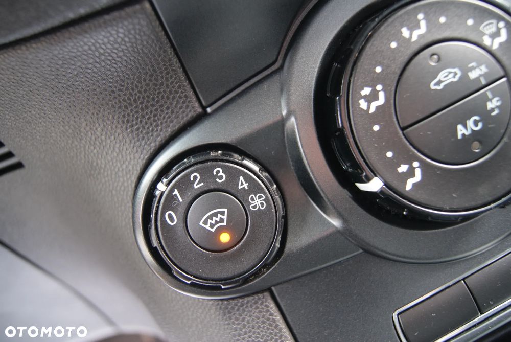 Ford Fiesta 1.25 Silver X Plus 2 (Titan.) EU6 - 26