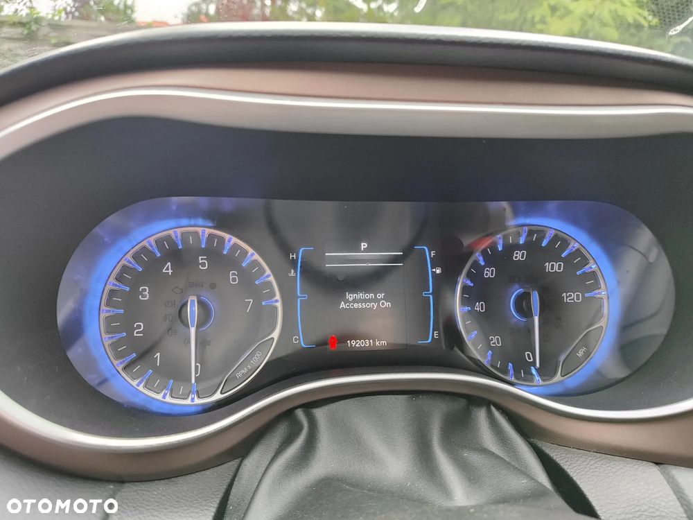 Chrysler Pacifica - 10