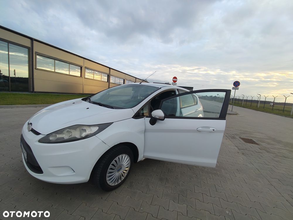 Ford Fiesta 1.4 TDCi Ambiente - 8