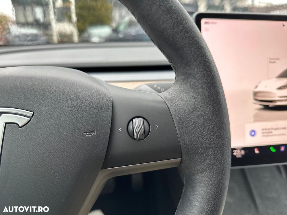 Tesla Model 3 Long Range - 36