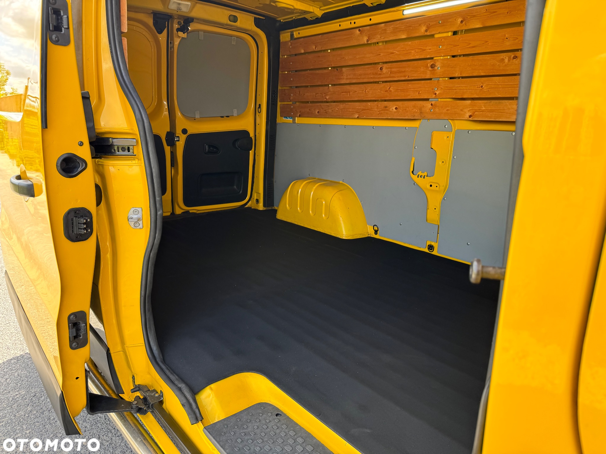 Renault Trafic - 16