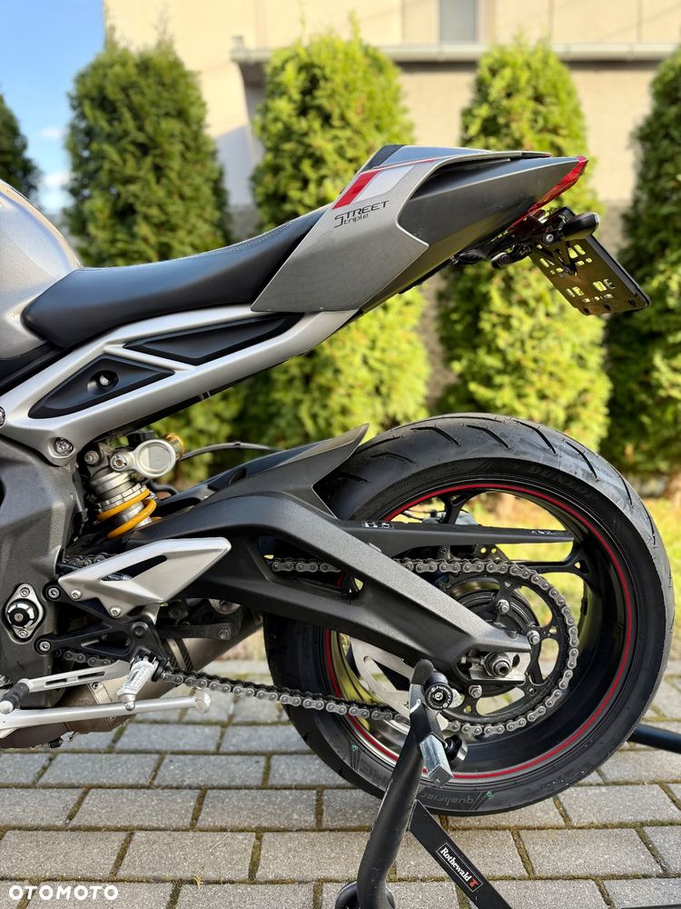 Triumph Street Triple - 9