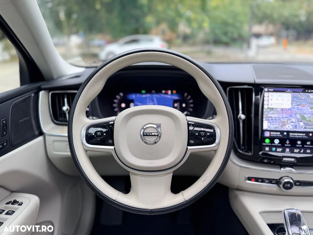 Volvo XC 60 B4 D AWD Ultimate Bright - 12