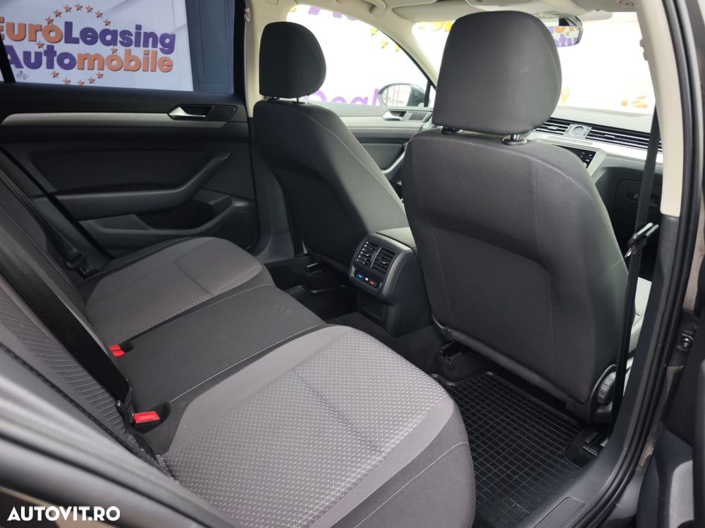 Volkswagen Passat - 13