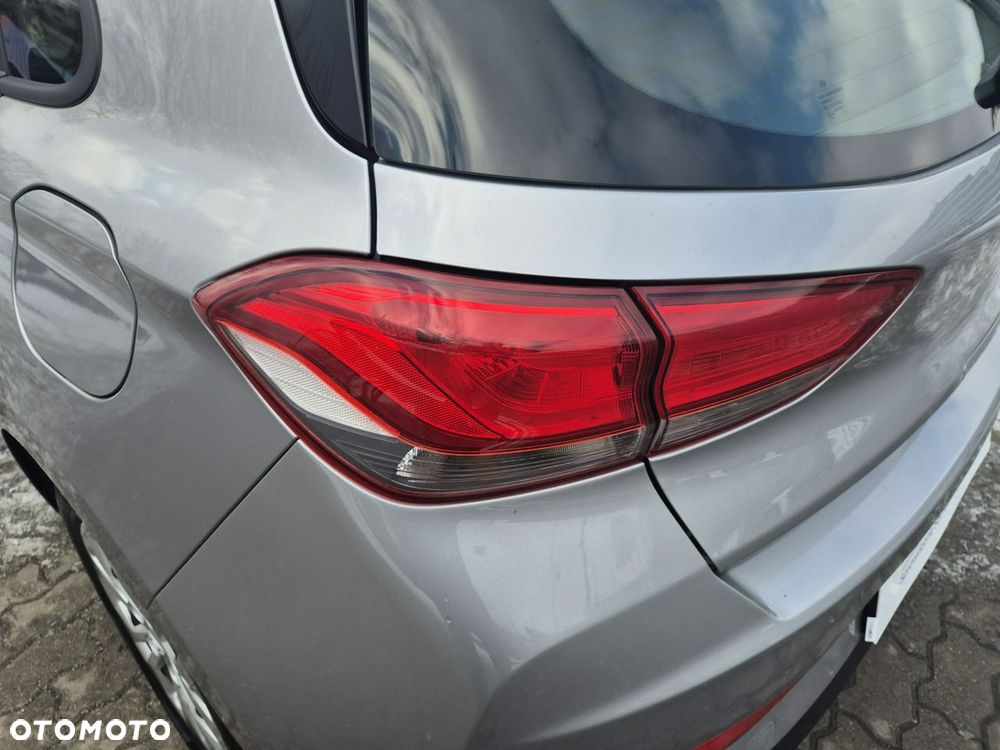 Hyundai i30 1.5 DPI Classic + - 19