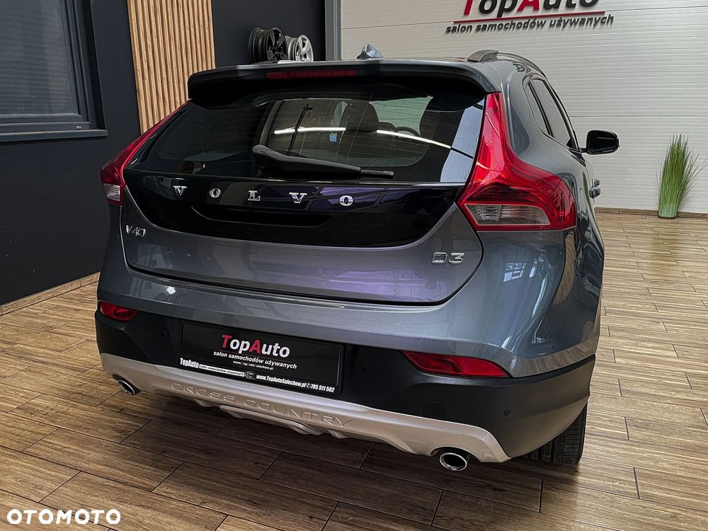 Volvo V40 Cross Country D3 Momentum - 9