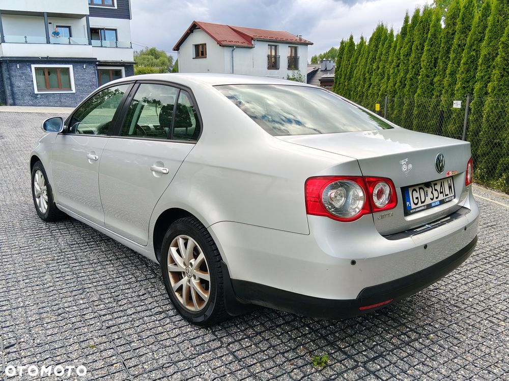 Volkswagen Jetta 1.4 TSI Highline - 3