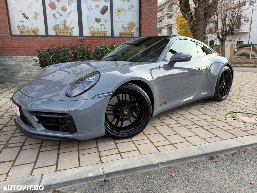 Porsche 911 Carrera 4 GTS PDK - 8