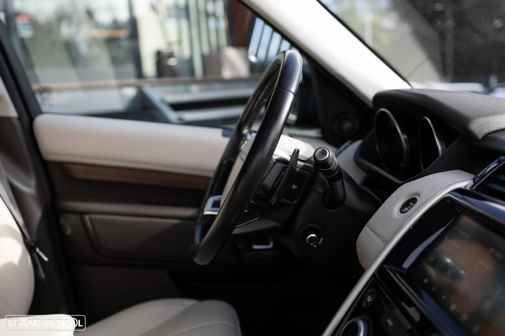 Land Rover Discovery 3.0 TD6 HSE Auto - 35