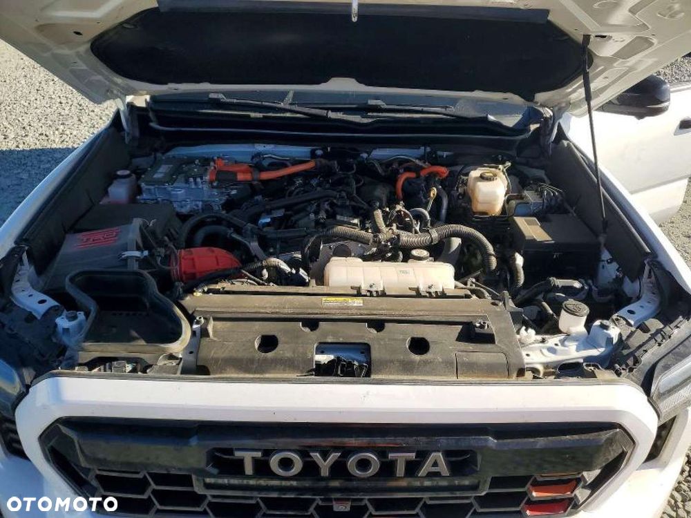 Toyota Tacoma - 8