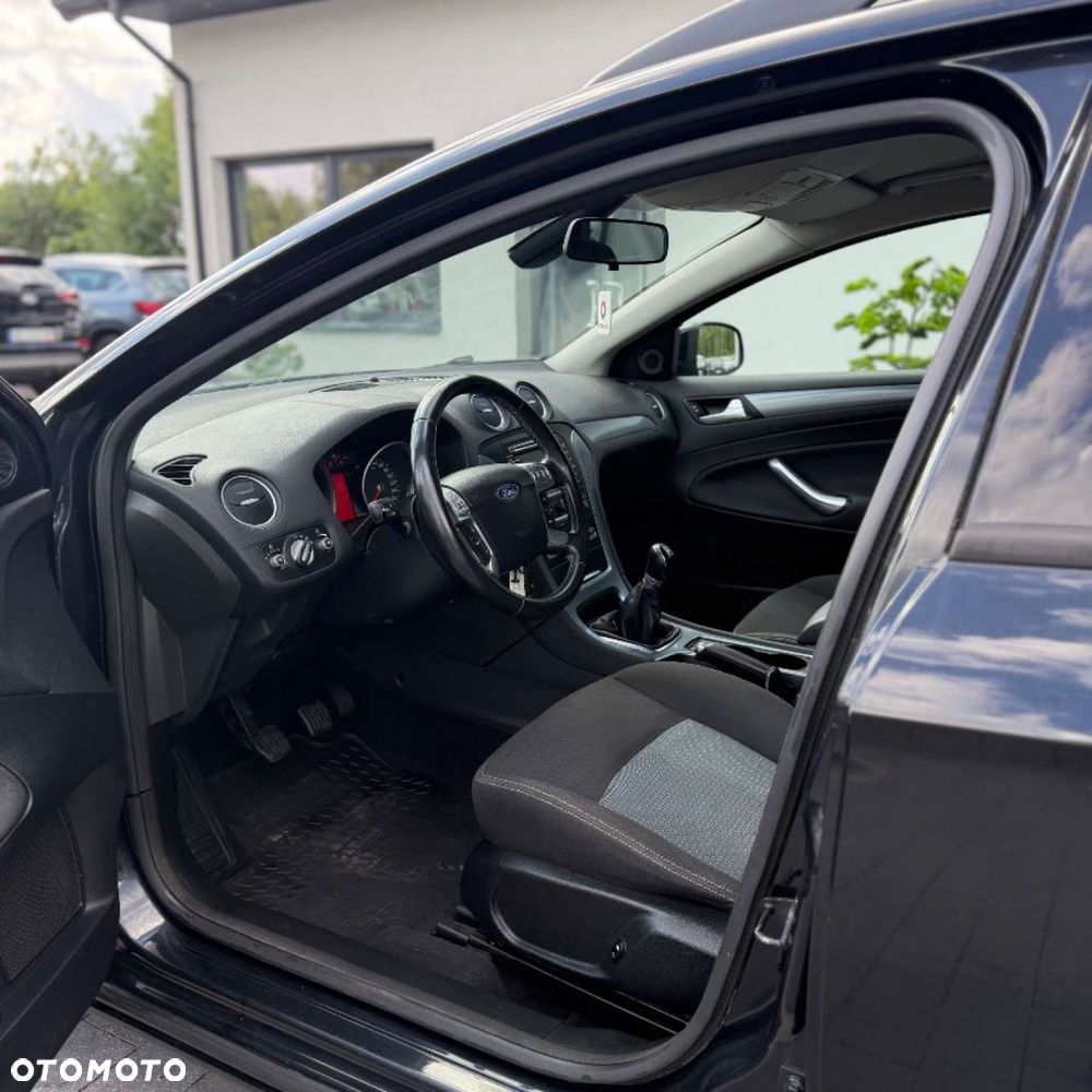 Ford Mondeo - 12