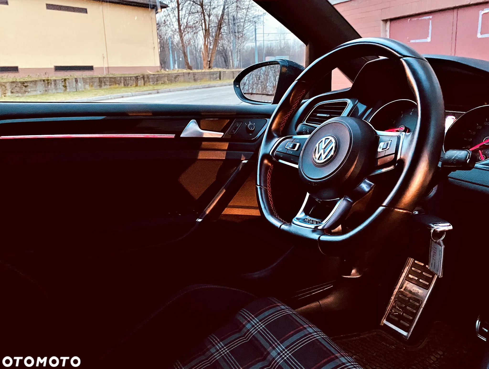 Volkswagen Golf - 23