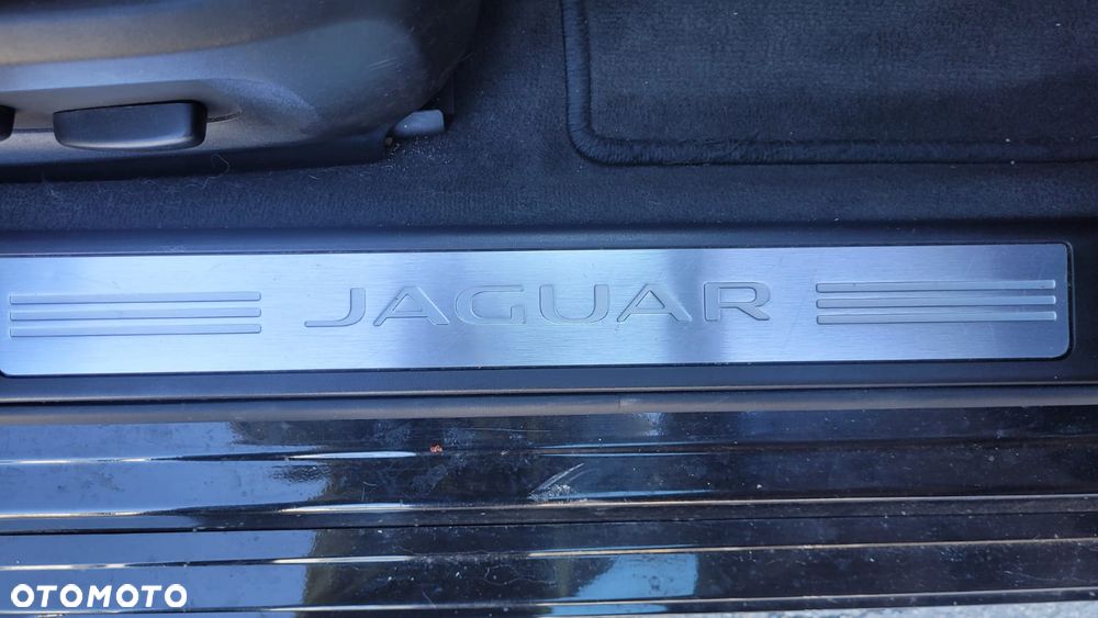 Jaguar XF 2.2 D Premium Luxury - 17