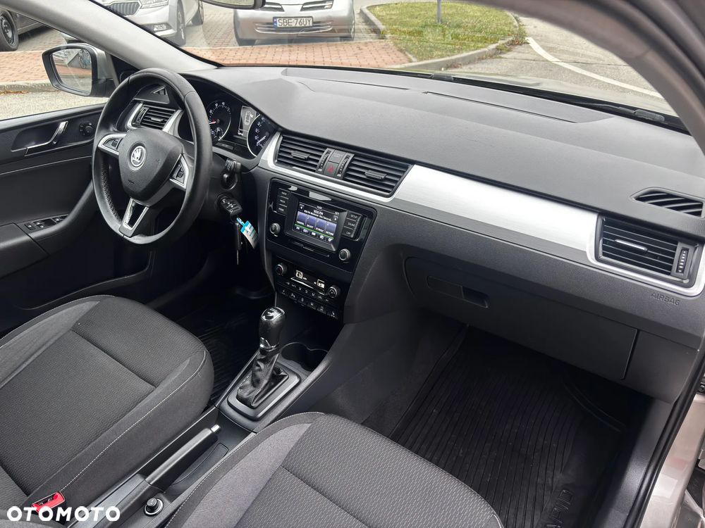 Skoda RAPID 1.4 TSI Ambition DSG - 11