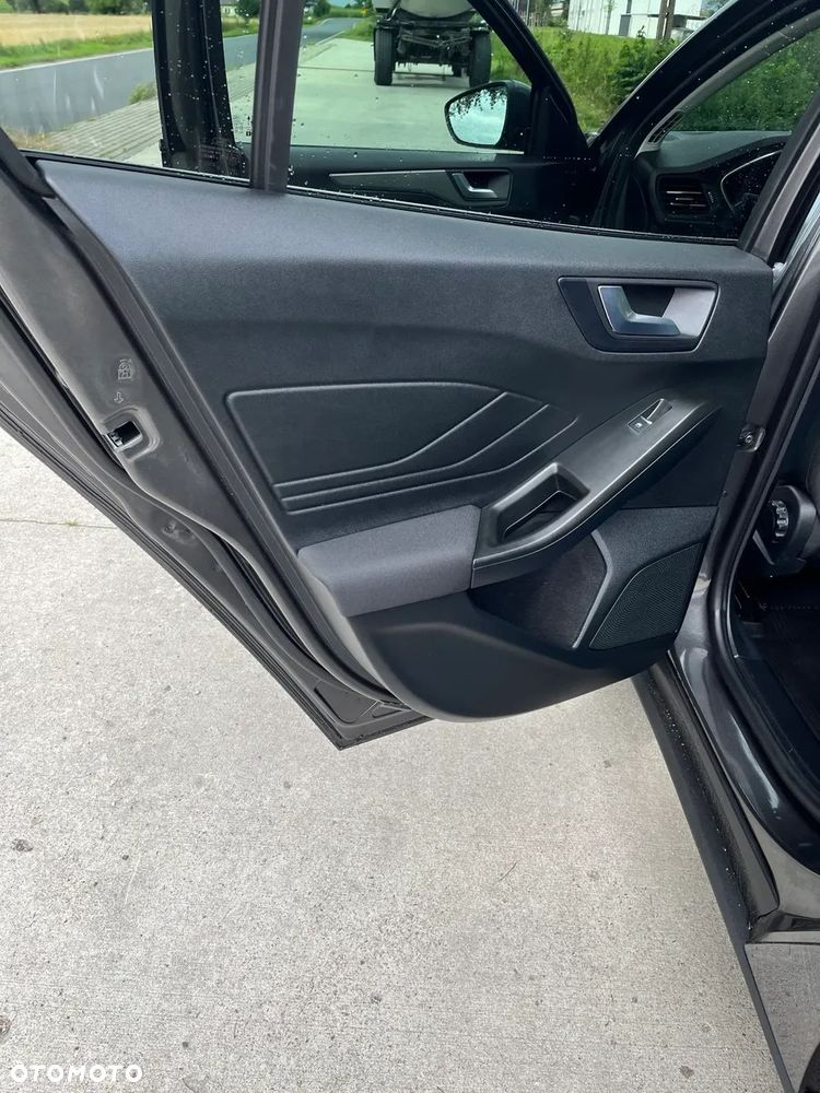 Ford Focus 1.0 EcoBoost Titanium - 10