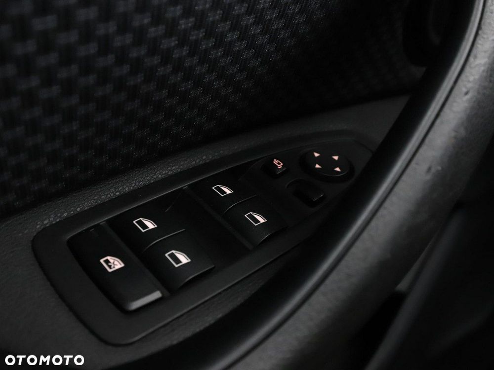 BMW X1 xDrive18d Advantage - 33