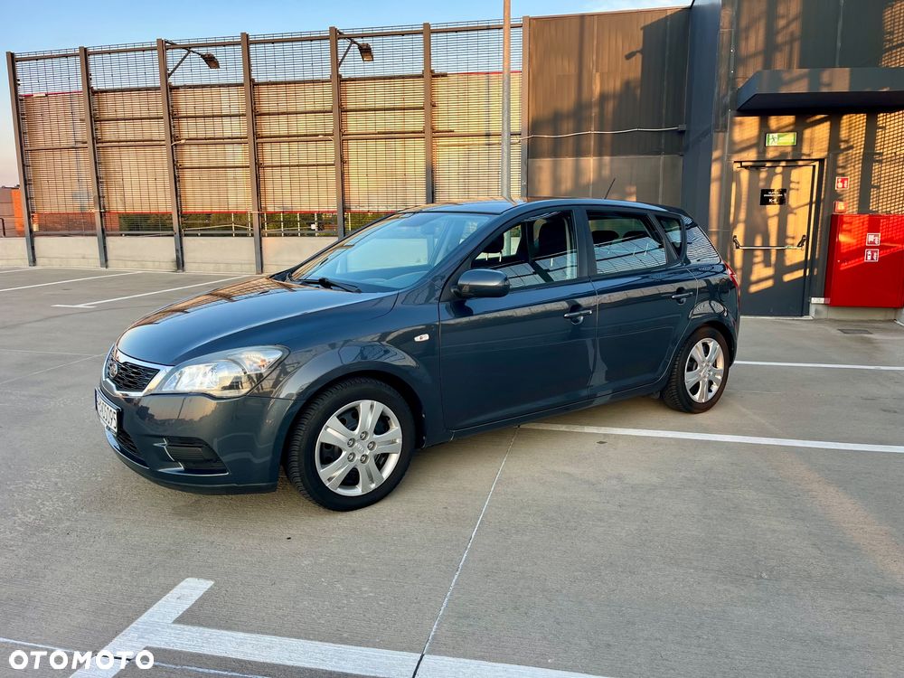 Kia Ceed 1.4 Comfort + - 6