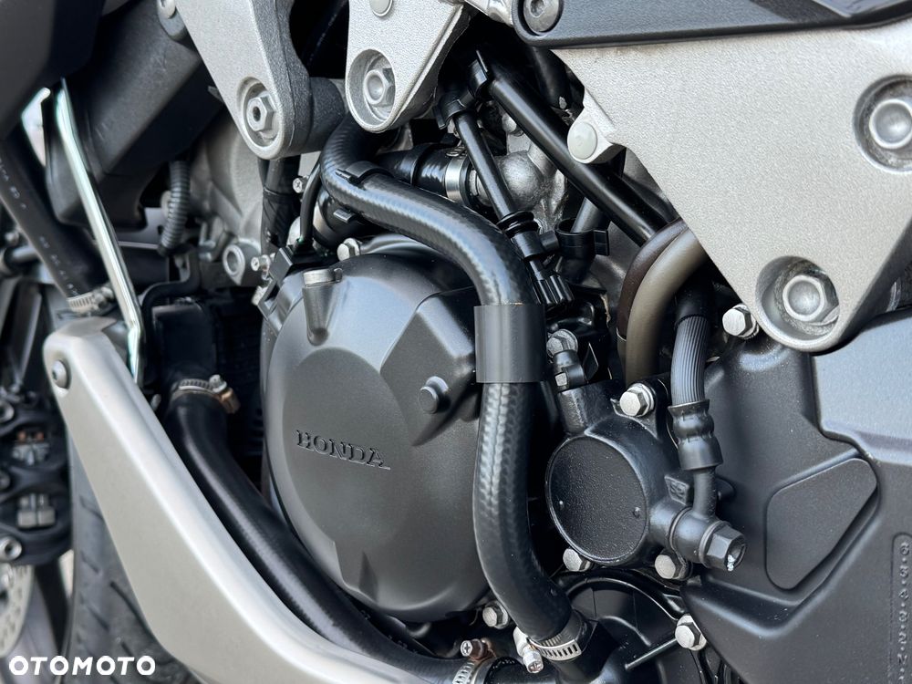 Honda VFR - 32