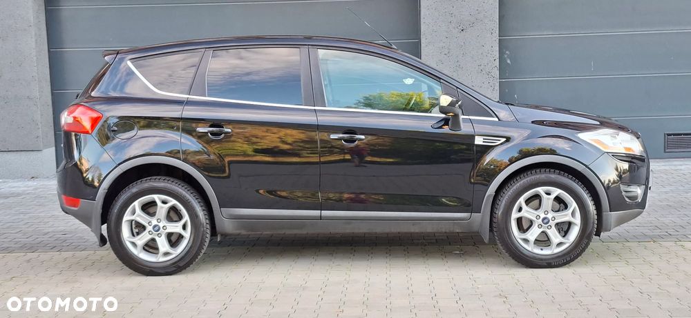 Ford Kuga 2.0 TDCi 2x4 Titanium - 14