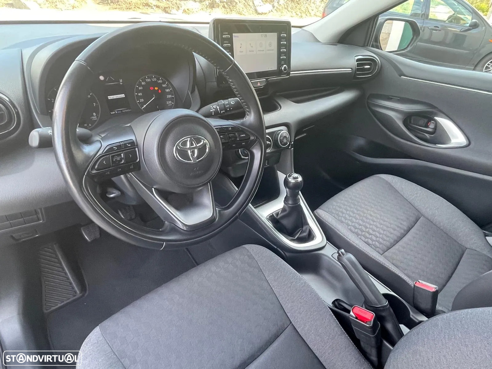 Toyota Yaris 1.0 VVT-i Comfort Plus - 17