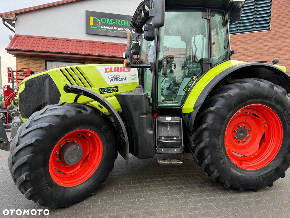 Claas ARION 640 CEBIS  650 660  JOHN DEERE 6930 - 1