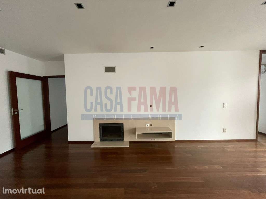 Apartamento T3 Luxuoso no Centro de Santo Tirso - Grande imagem: 4/23