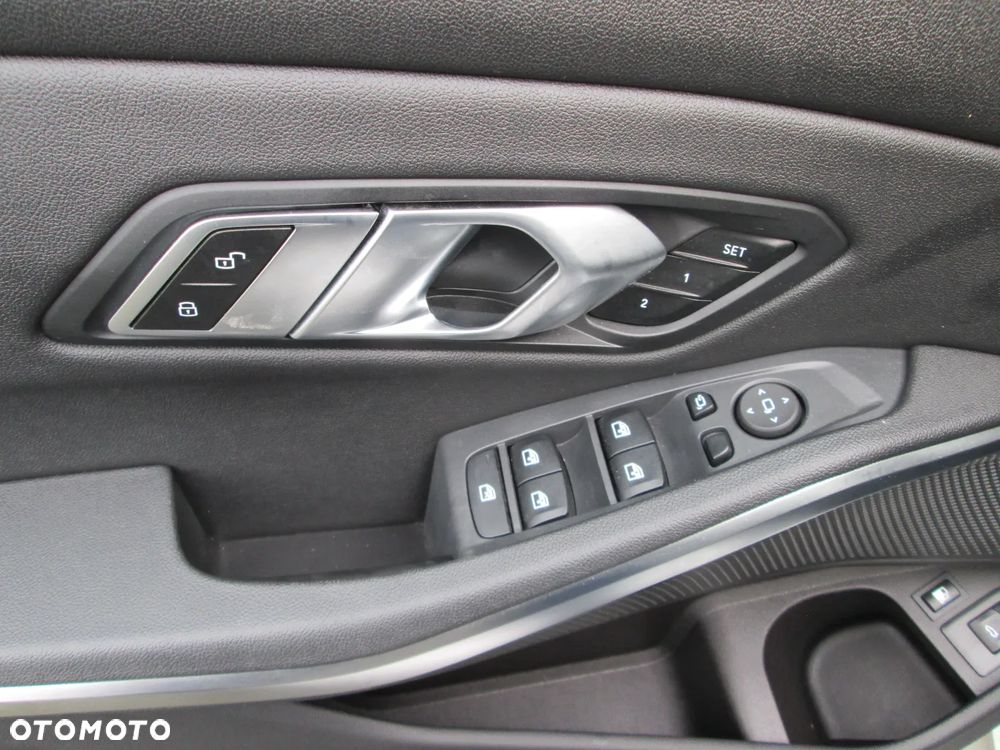BMW Seria 3 - 17