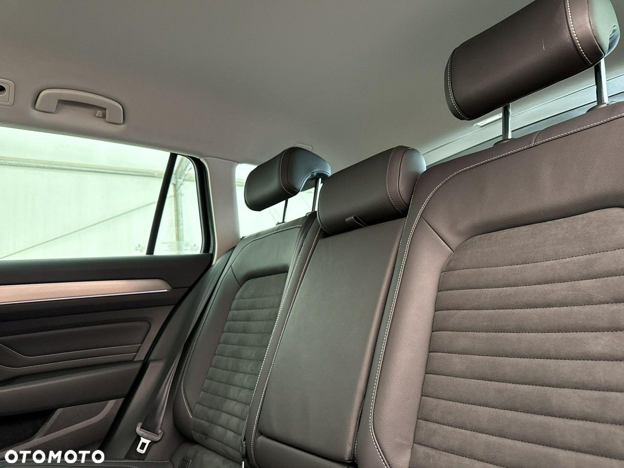 Volkswagen Passat 2.0 TDI 4Mot Elegance DSG - 18