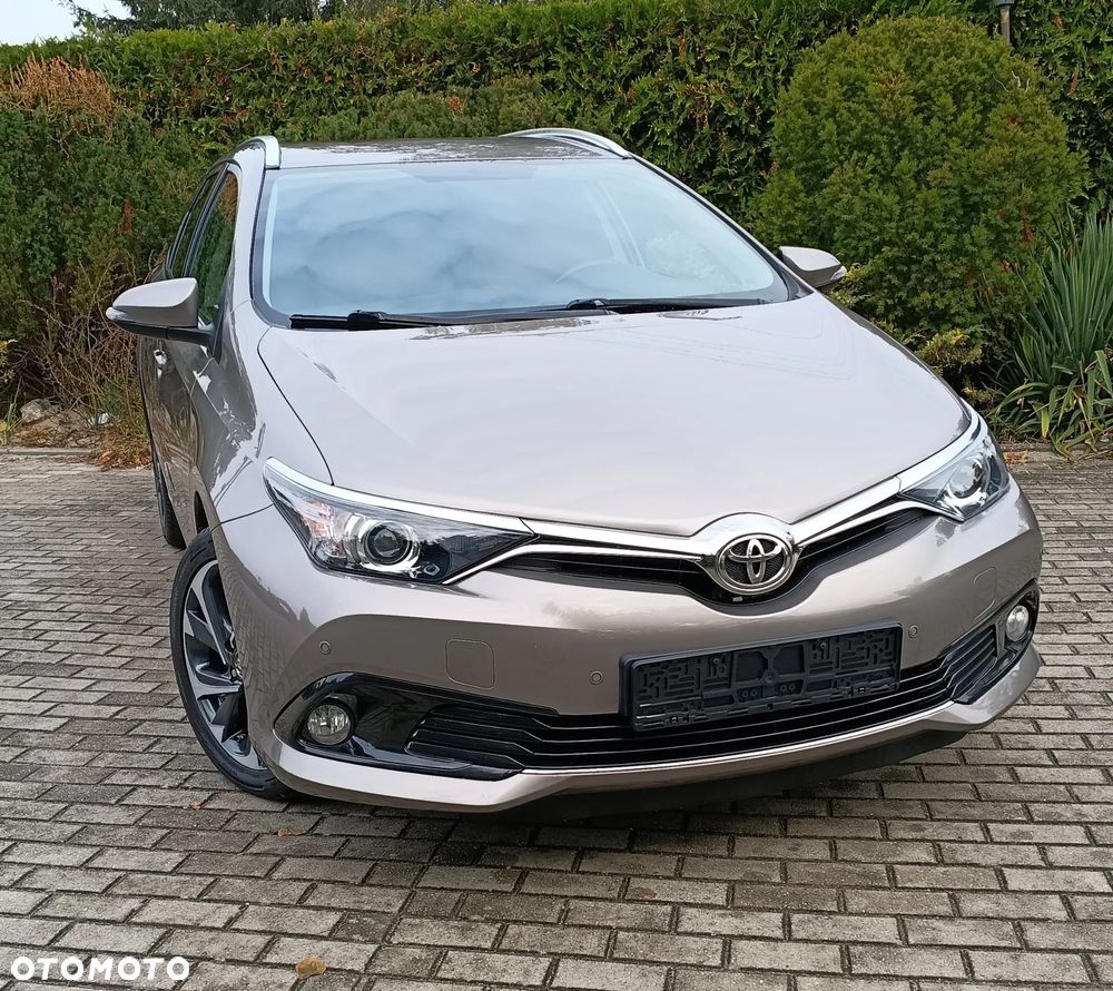 Toyota Auris 2016 photo 2