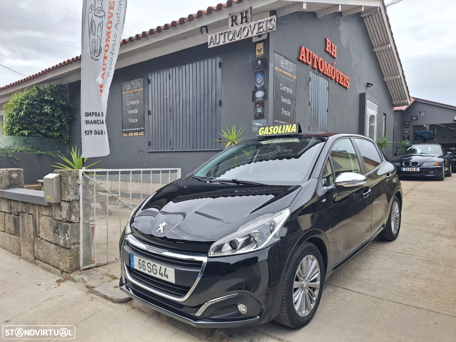 Peugeot 208 1.2 PureTech Style - 1
