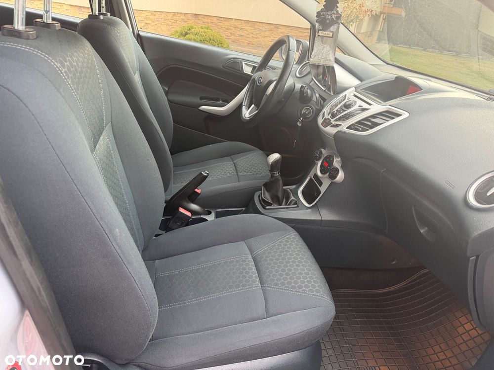 Ford Fiesta 1.25 Titanium EU5 - 19