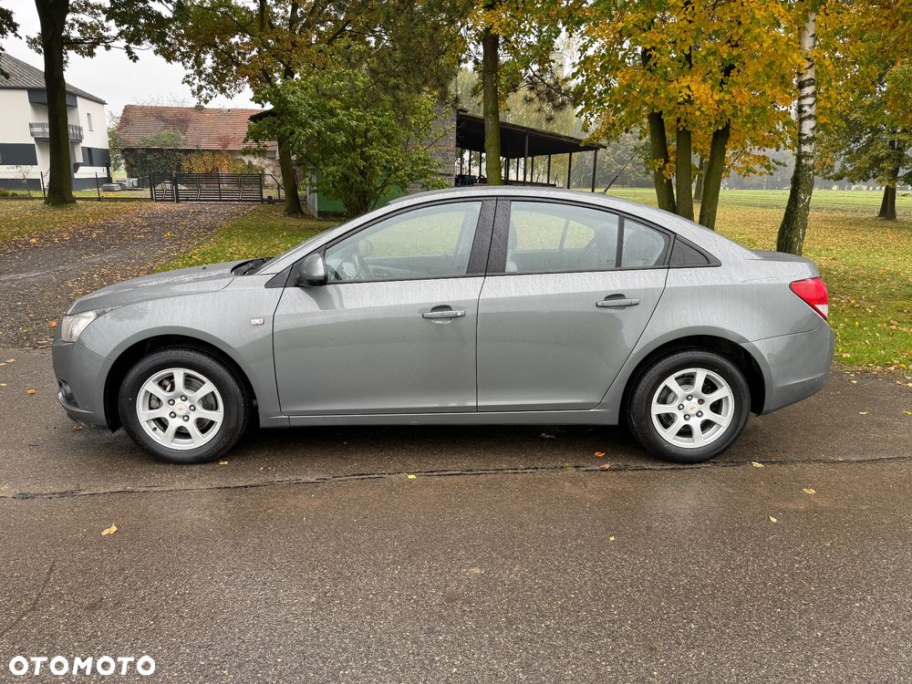 Chevrolet Cruze - 8