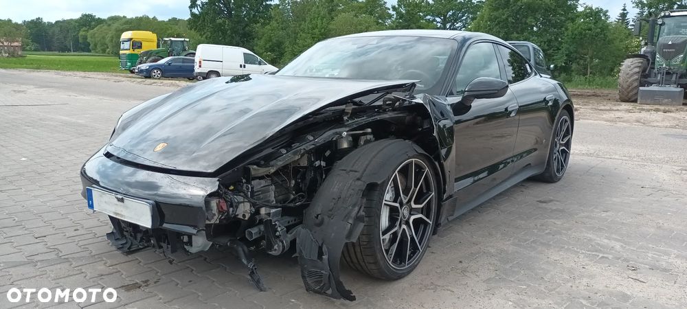 Porsche Taycan - 3