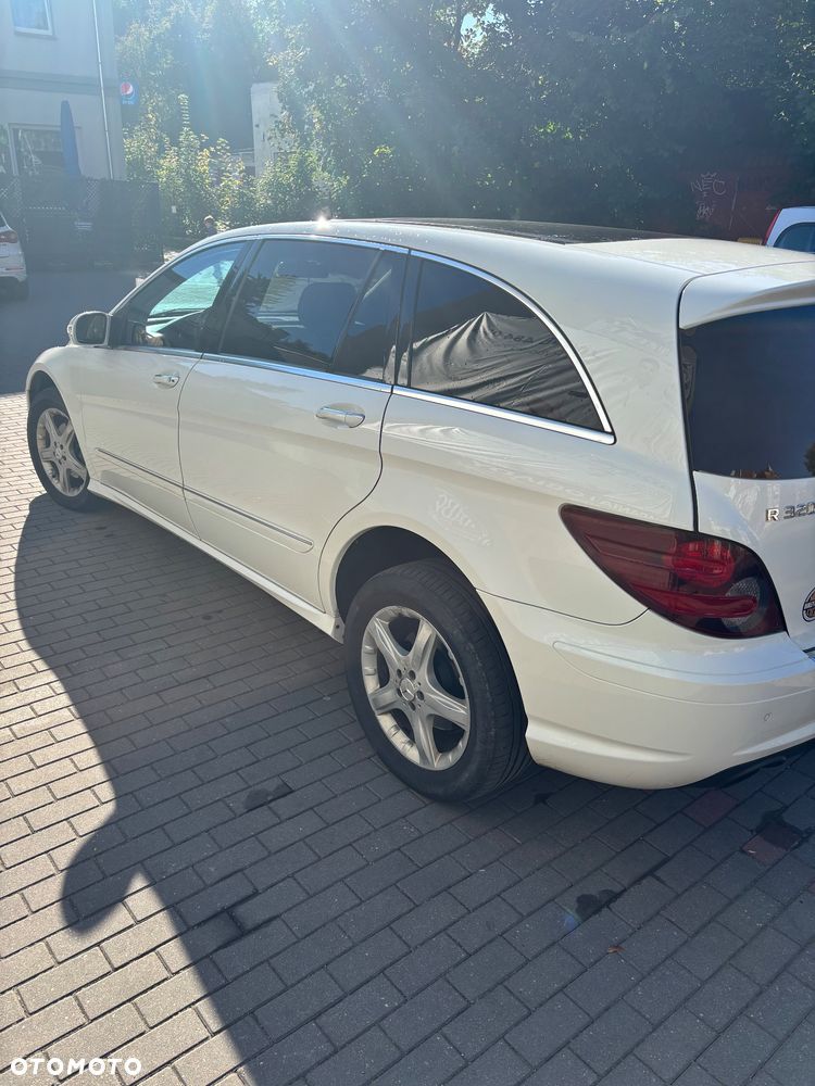 Mercedes-Benz Klasa R 2009 photo 2