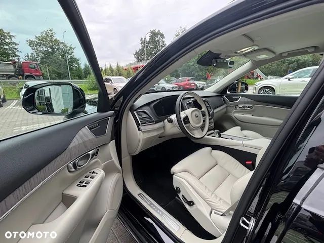 Volvo XC 90 - 35