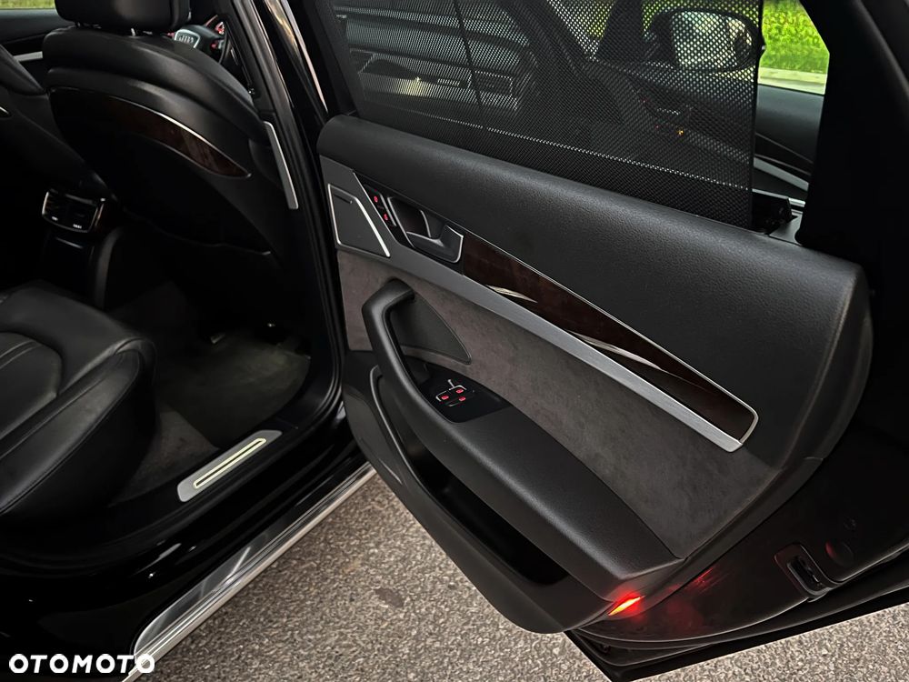 Audi A8 4.2 TDI DPF (clean diesel) quattro tiptronic - 40