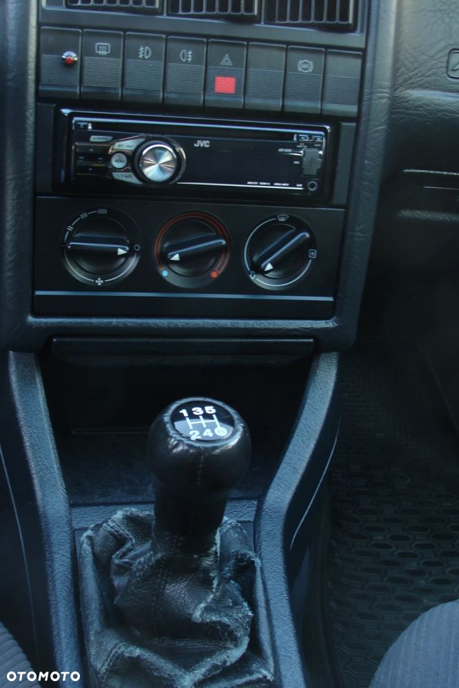 Audi 80 2.0 E - 15