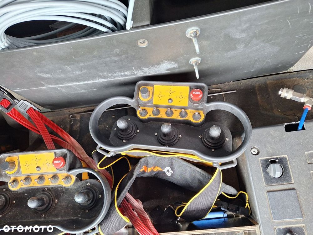 Iveco Eurotrakker 260E38 6X4 + Cifa 32 - 23