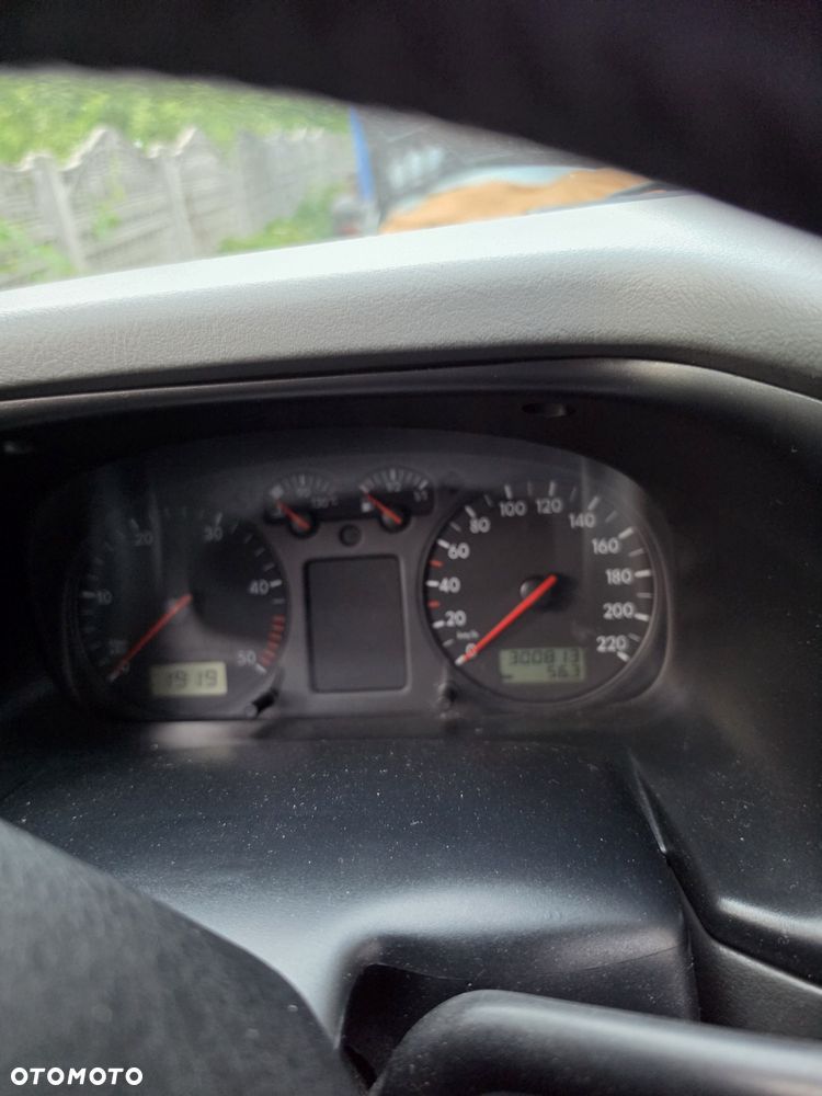Volkswagen Multivan - 8
