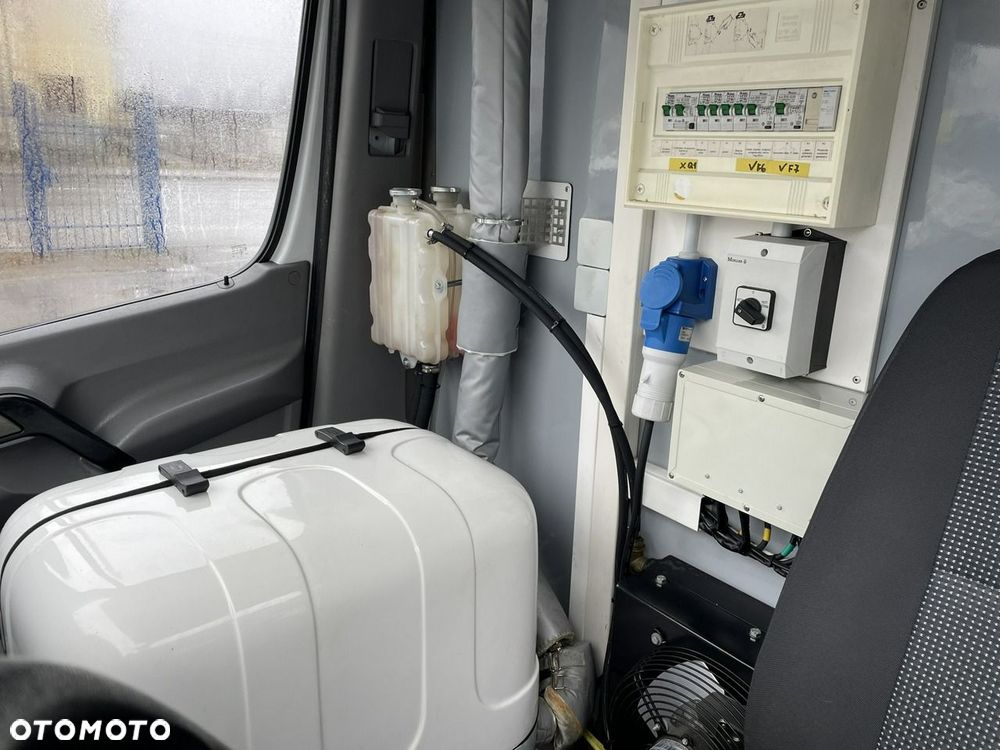 Mercedes-Benz Sprinter - 37