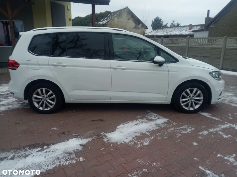 Volkswagen Touran - 4