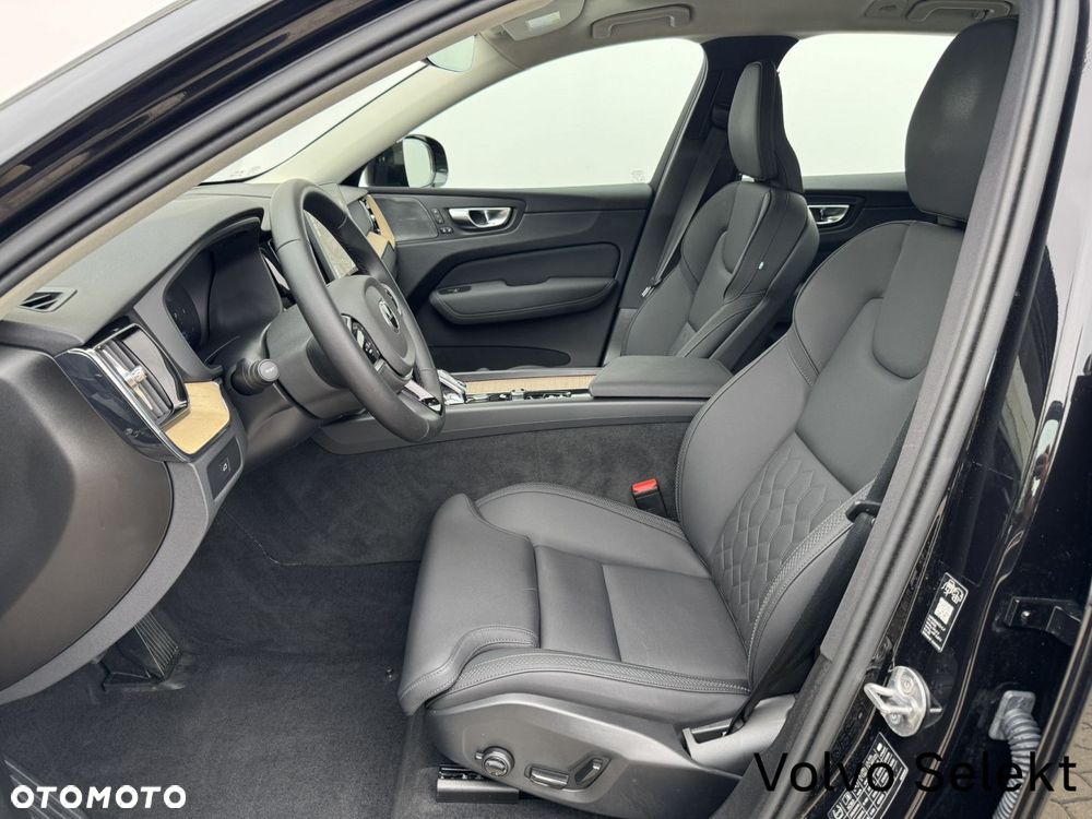 Volvo XC 60 B5 B AWD Plus Dark - 12
