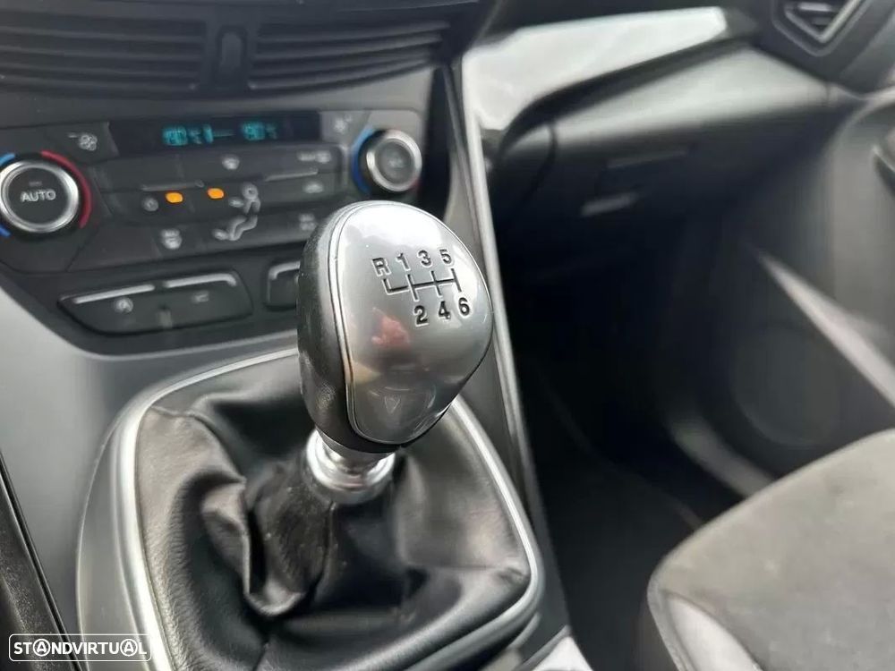 Ford Kuga 1.5 TDCi ST-Line Limited Edition - 54