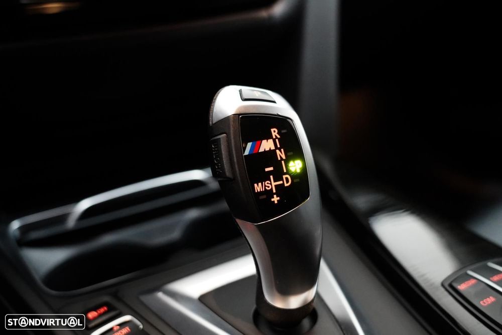 BMW 330 e iPerformance - 15