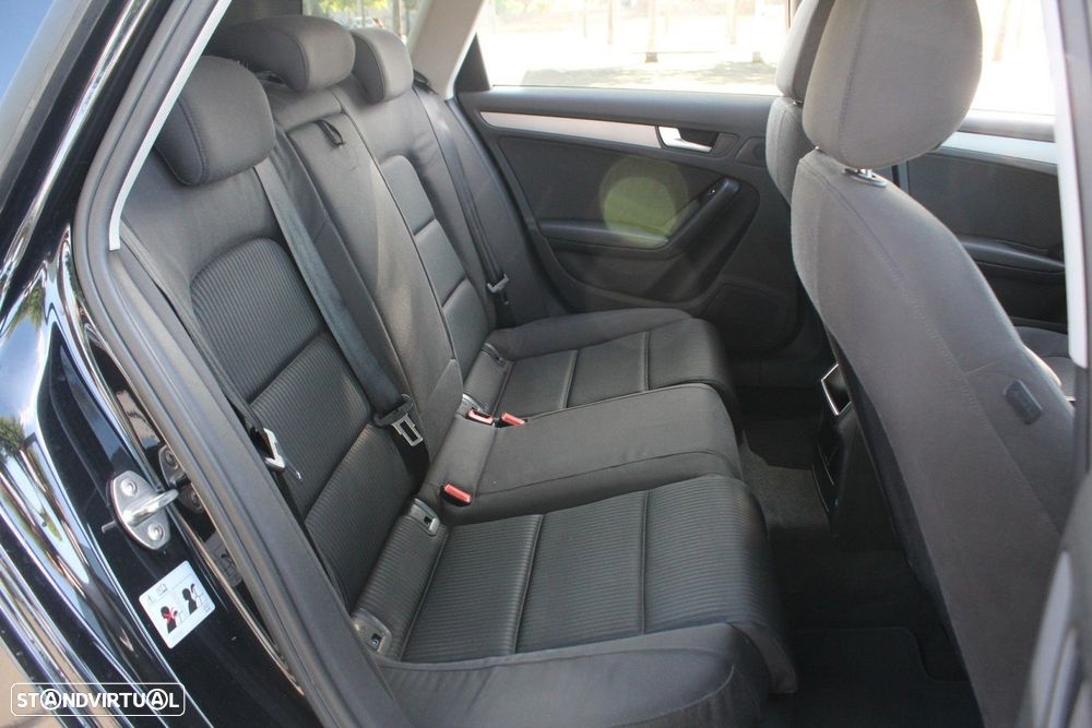 Audi A4 Avant 2.0 TDI Business Line - 4