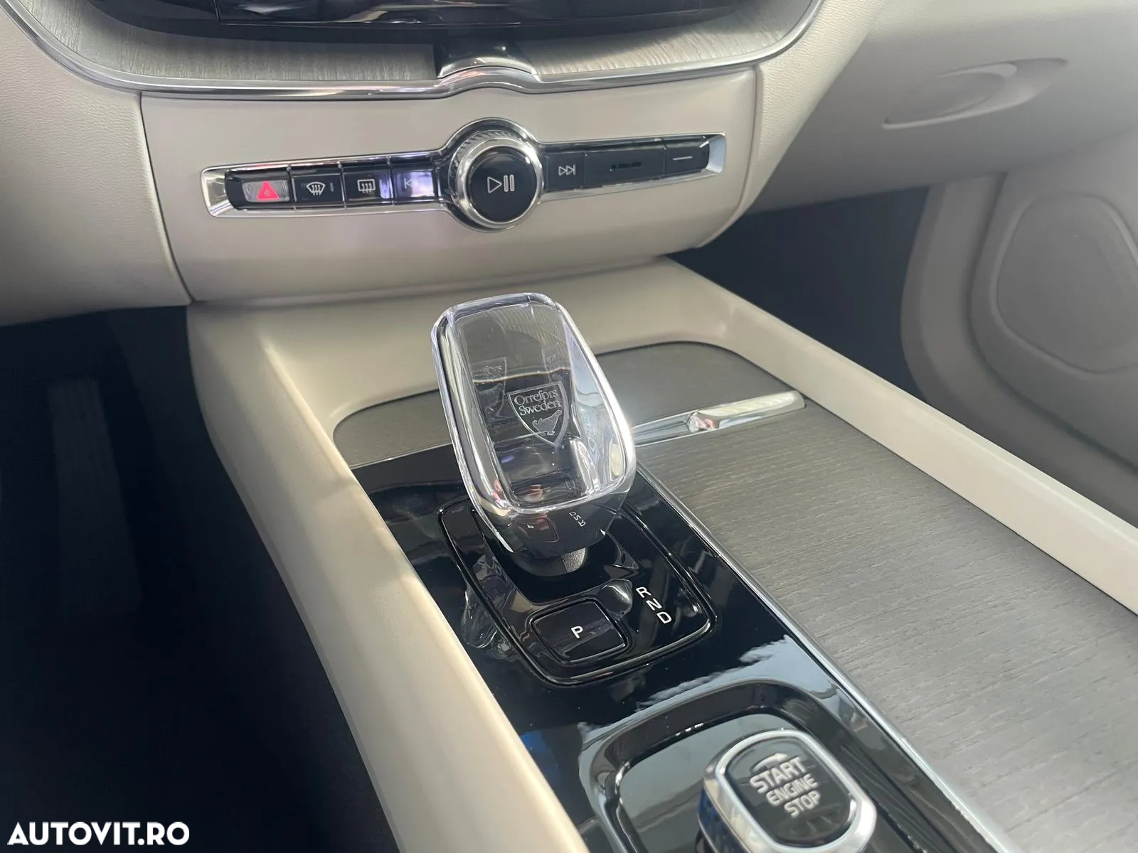 Volvo XC 60 Recharge T8 AWD AT Ultimate Dark - 16