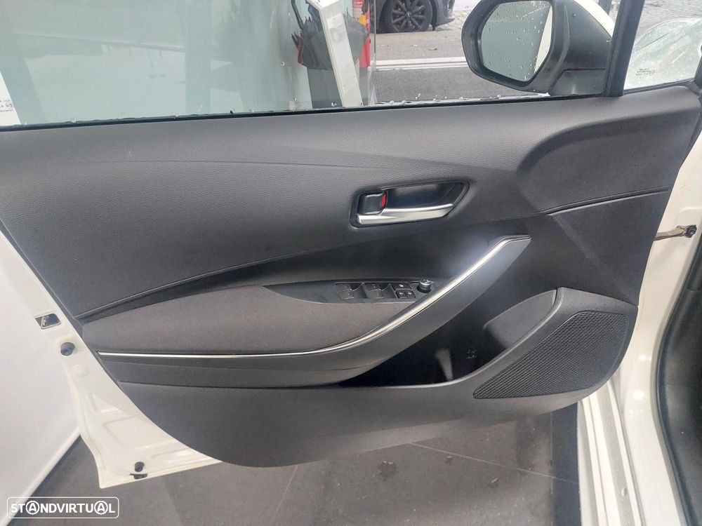 Toyota Corolla 1.8 Hybrid Comfort - 17