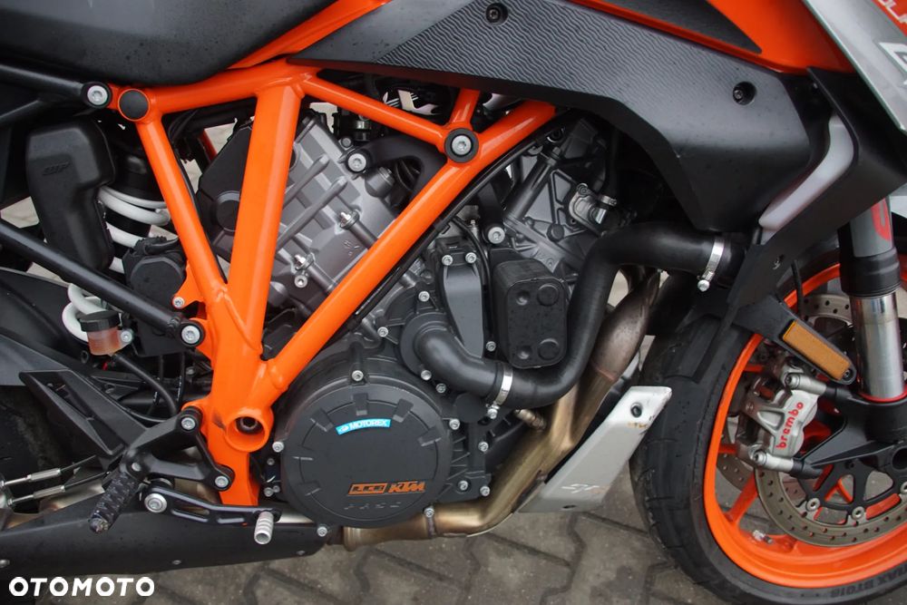 Motocykl na części KTM 1290 SUPER DUKE GT 2019 silnik dekiel osłona zbiornik licznik lagi laga lampa amortyzator felga rama dokumenty siedzenie przełącznik wydech akrapovic błotnik - 19
