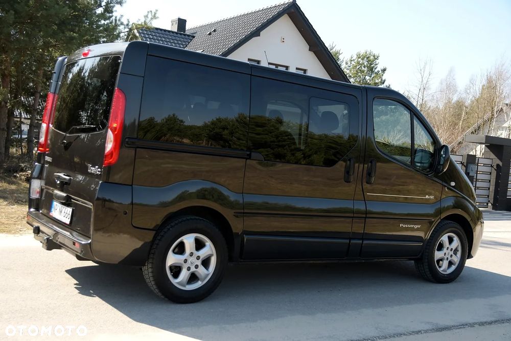 Renault Trafic FAP Grand Passenger Black Edition - 8